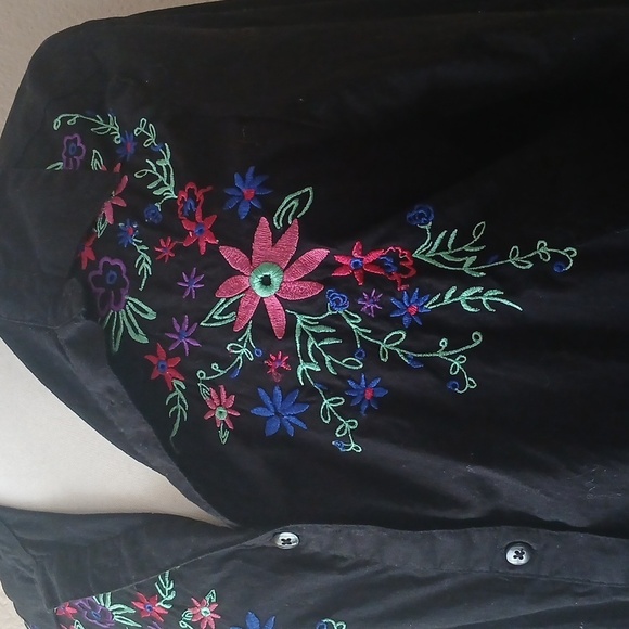ANTHONY RICHARDS Black Embroidery Floral Pleated Back Button Blouse Size 14/18 - Picture 3 of 8